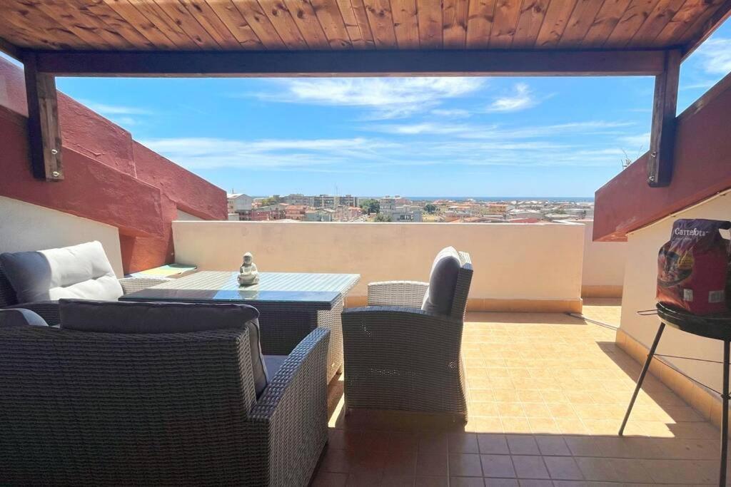 Apartamento Relax Sea View Attic Quartu SantʼElena Exterior foto